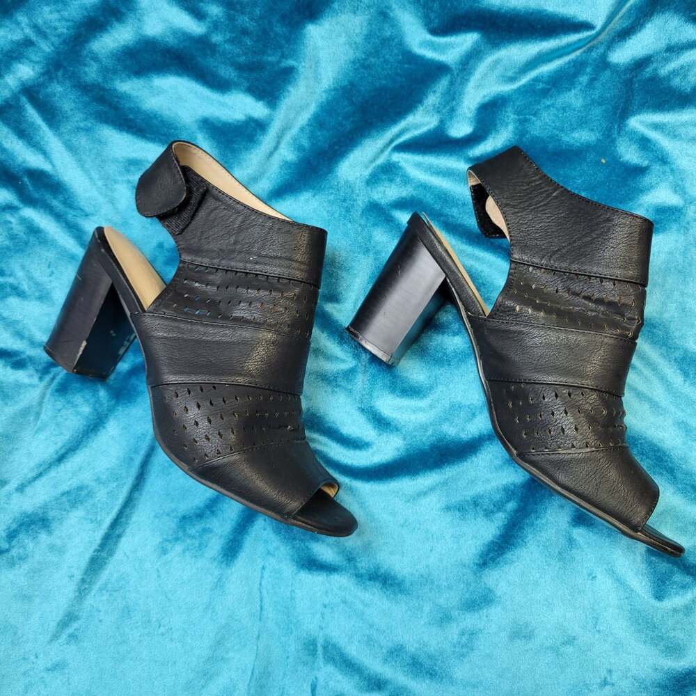Women;s Black Open Toe Heels  size 9